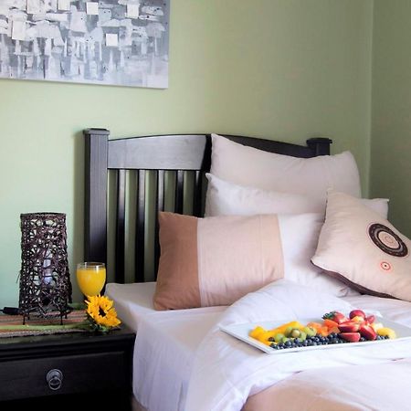 Summer Garden Guest House เบโนนิ ภายนอก รูปภาพ